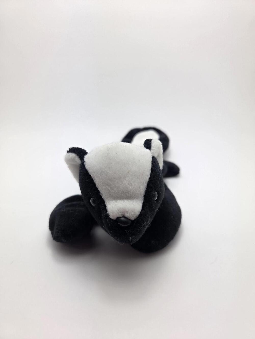 Ty Beanie Baby “Stinky” the Skunk Handmade in Korea with Canadian Tush NHT